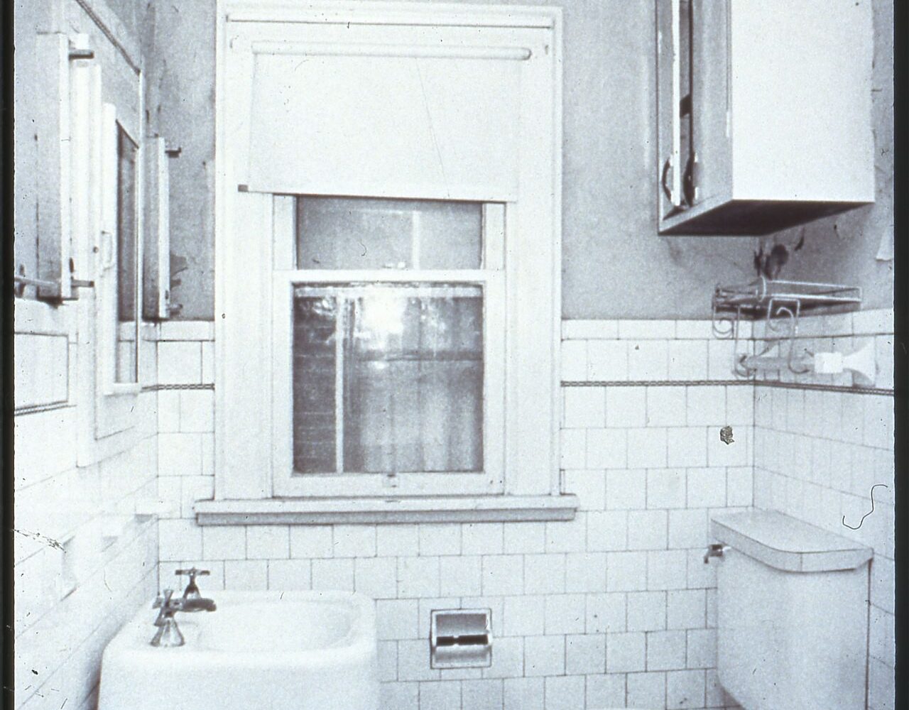 Hawthorne Avenue Bathroom Remodel — before